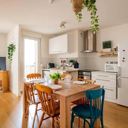 Cosy 3 Pieces Avec Balcon - Proche Institutions Europeennes *