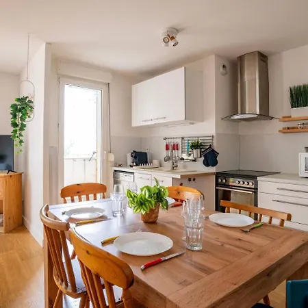 Apartament Cosy 3 Pieces Avec Balcon - Proche Institutions Europeennes