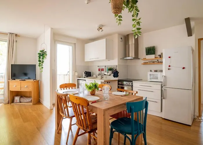 Cosy 3 Pieces Avec Balcon - Proche Institutions Europeennes *